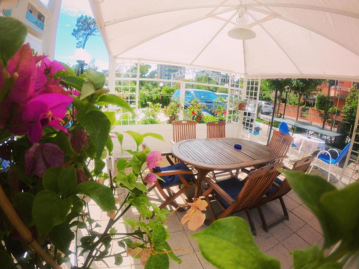Splendid B&B Milano Marittima Ngoại thất bức ảnh