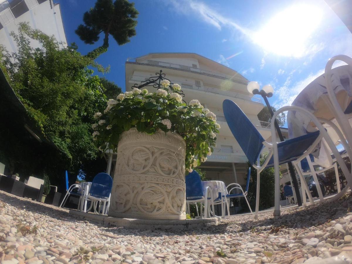Splendid B&B Milano Marittima Ngoại thất bức ảnh